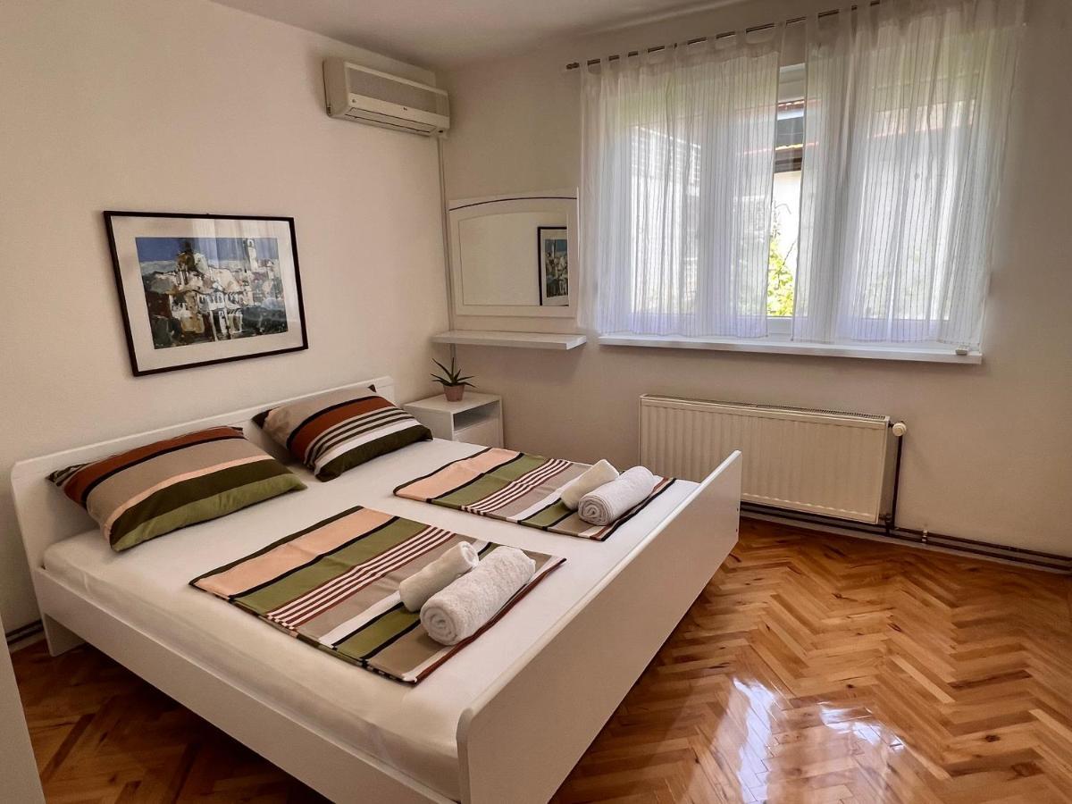 Guest House Kiwi โมสตาร์ ภายนอก รูปภาพ