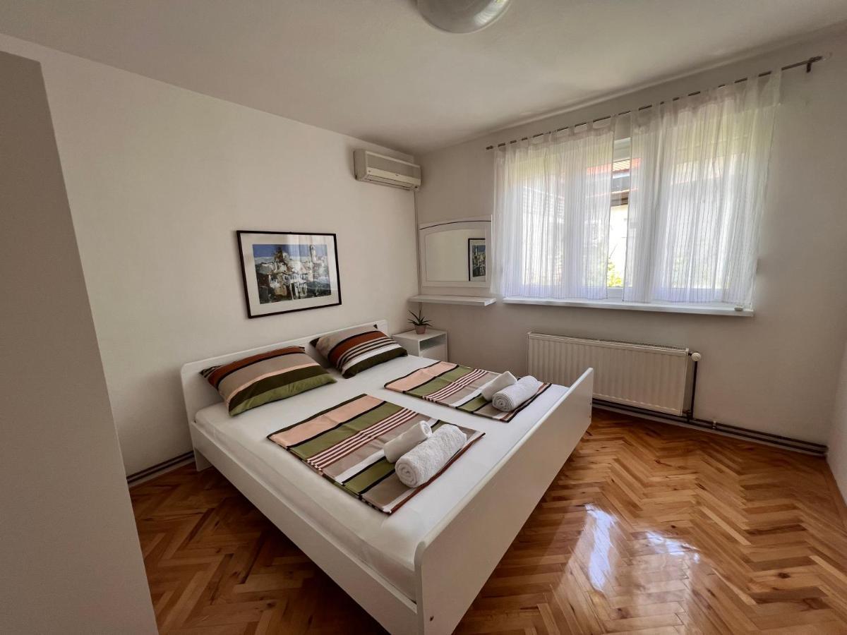 Guest House Kiwi โมสตาร์ ภายนอก รูปภาพ
