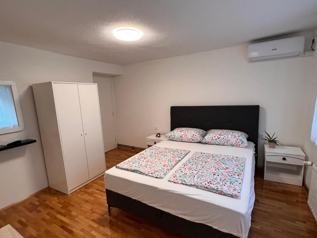 Guest House Kiwi โมสตาร์ ภายนอก รูปภาพ