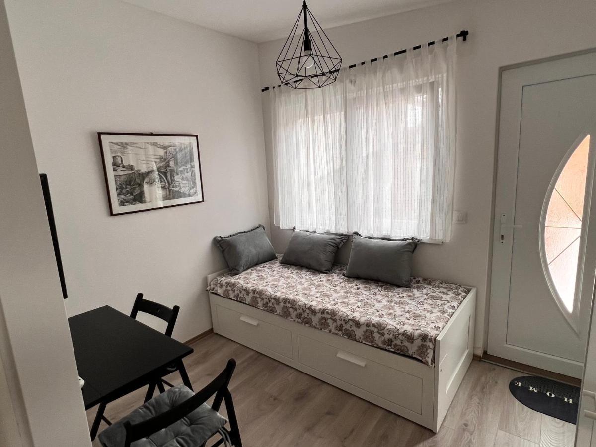Guest House Kiwi โมสตาร์ ภายนอก รูปภาพ