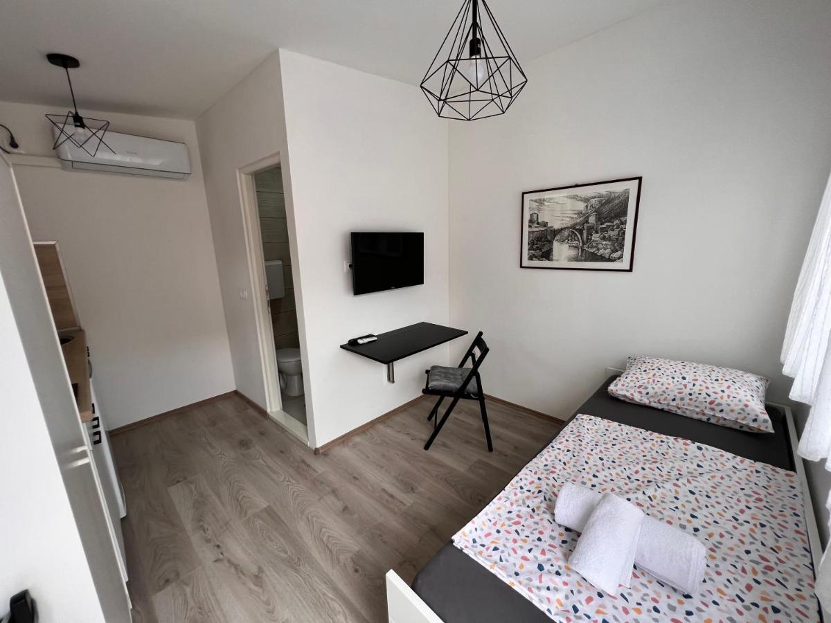 Guest House Kiwi โมสตาร์ ภายนอก รูปภาพ